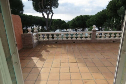 bdac9487f525fc195ef8e4ee676c6dd0 - 42