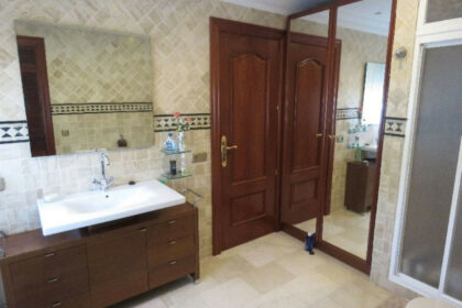 bdac9487f525fc195ef8e4ee676c6dd0 - 44