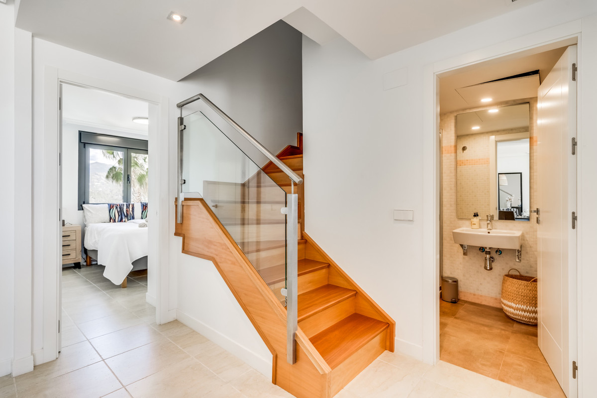 be48344422628317bf5282afbd749579 - 21