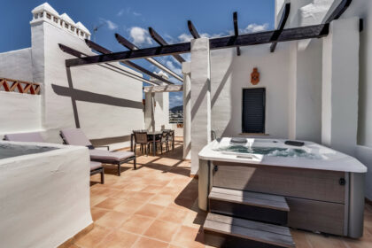 be48344422628317bf5282afbd749579 - 24