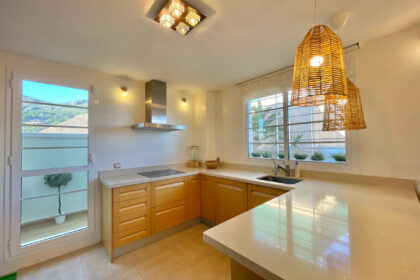 be9e68eb0709678660a53e0092e45304 - 19