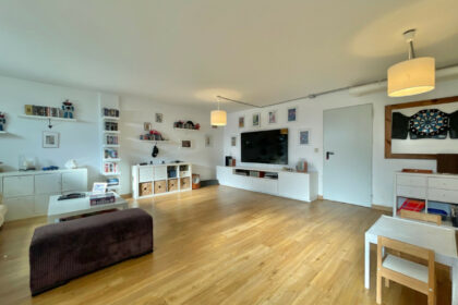 be9e68eb0709678660a53e0092e45304 - 24