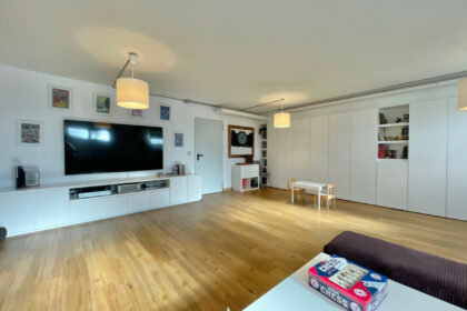 be9e68eb0709678660a53e0092e45304 - 25