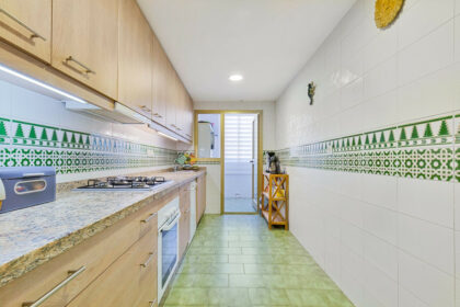 bfa0bc70f18c139fdee17b1548b87099 - 10