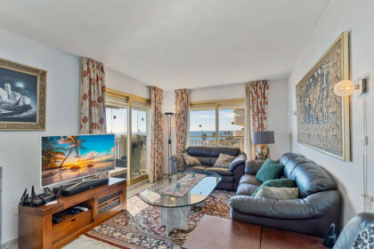 bfa0bc70f18c139fdee17b1548b87099 - 8