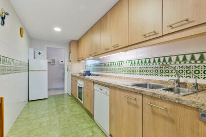 bfa0bc70f18c139fdee17b1548b87099 - 9