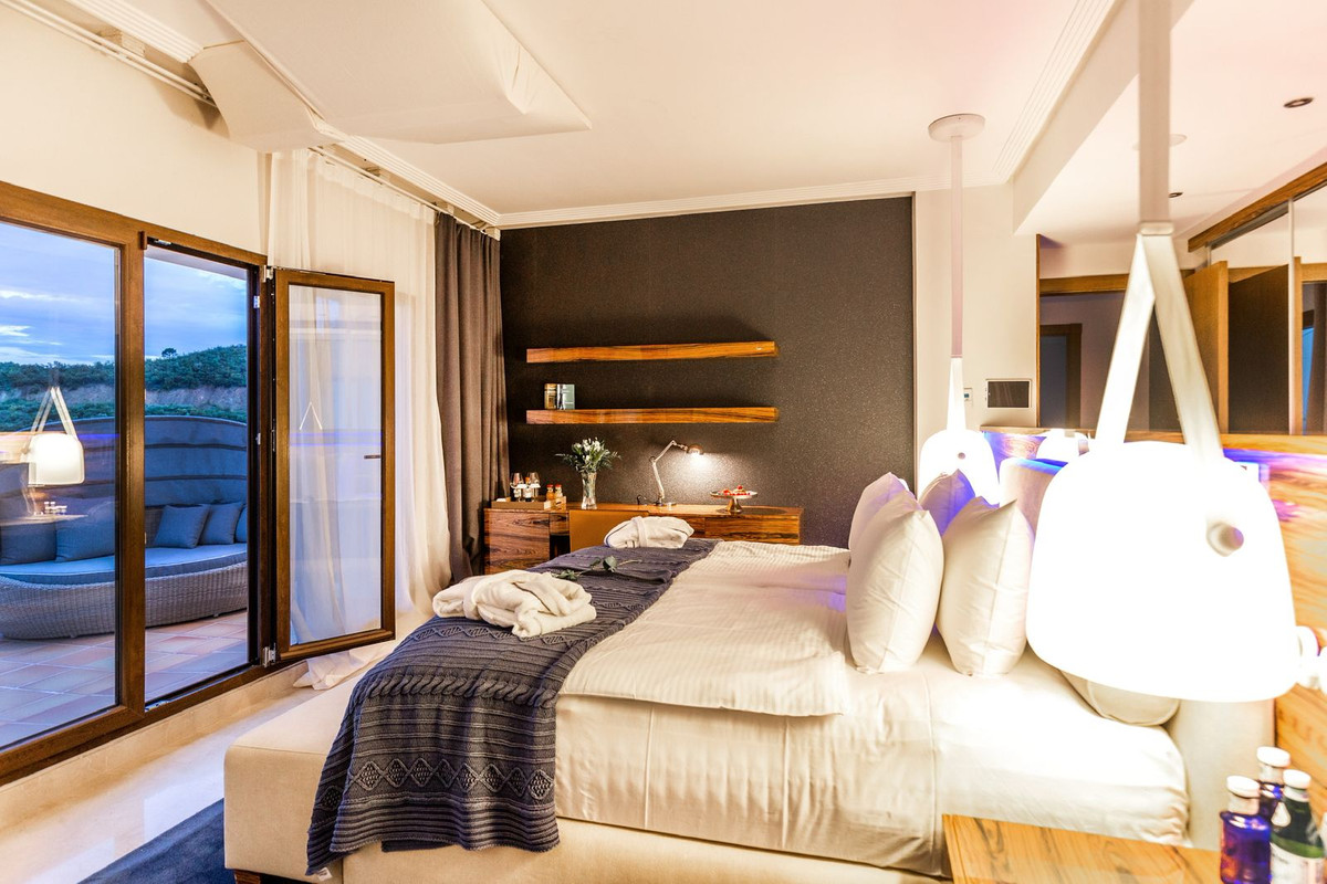 c053abcaad0902b3a873ed3fbeef7962 - 10