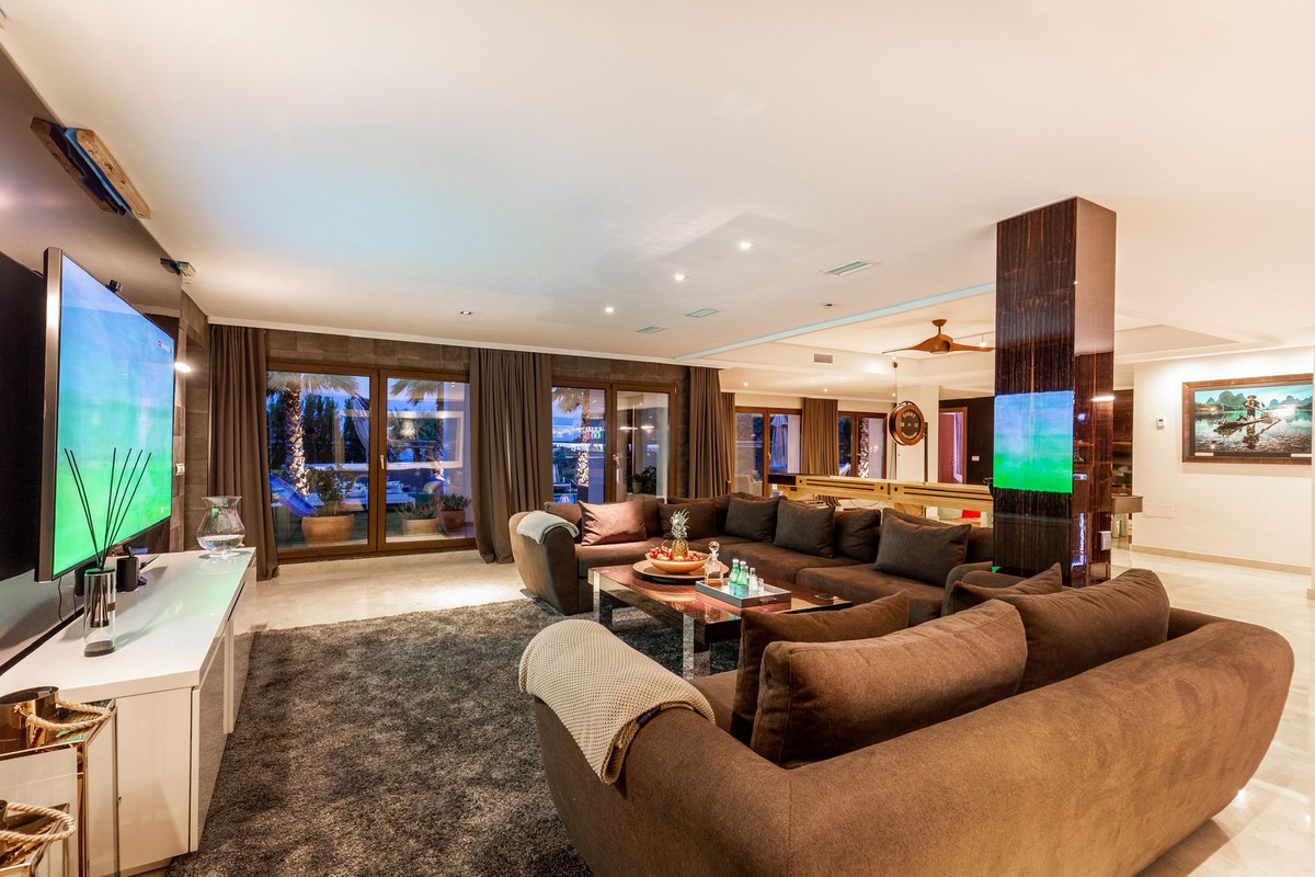 c053abcaad0902b3a873ed3fbeef7962 - 13