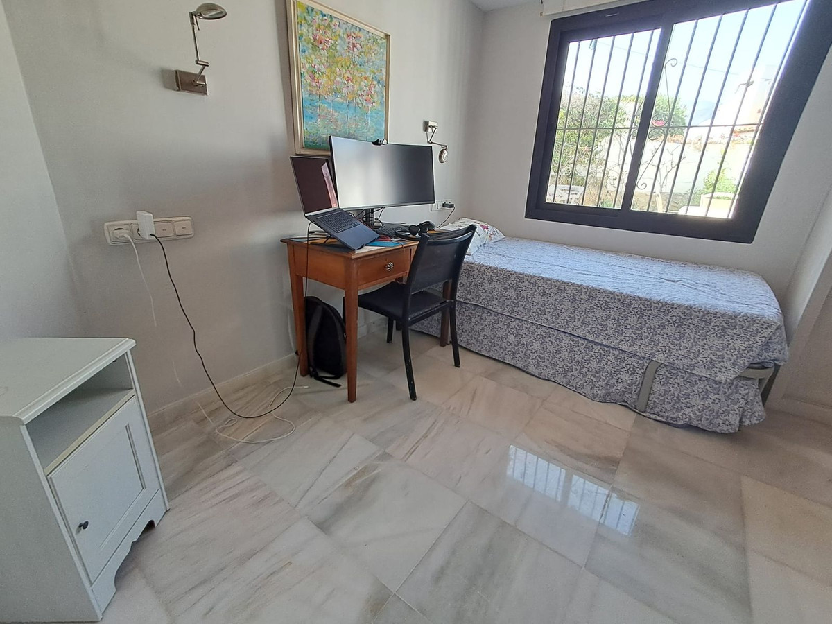 c0a6e934e9b535ec326f60c3fbe6601c - 14