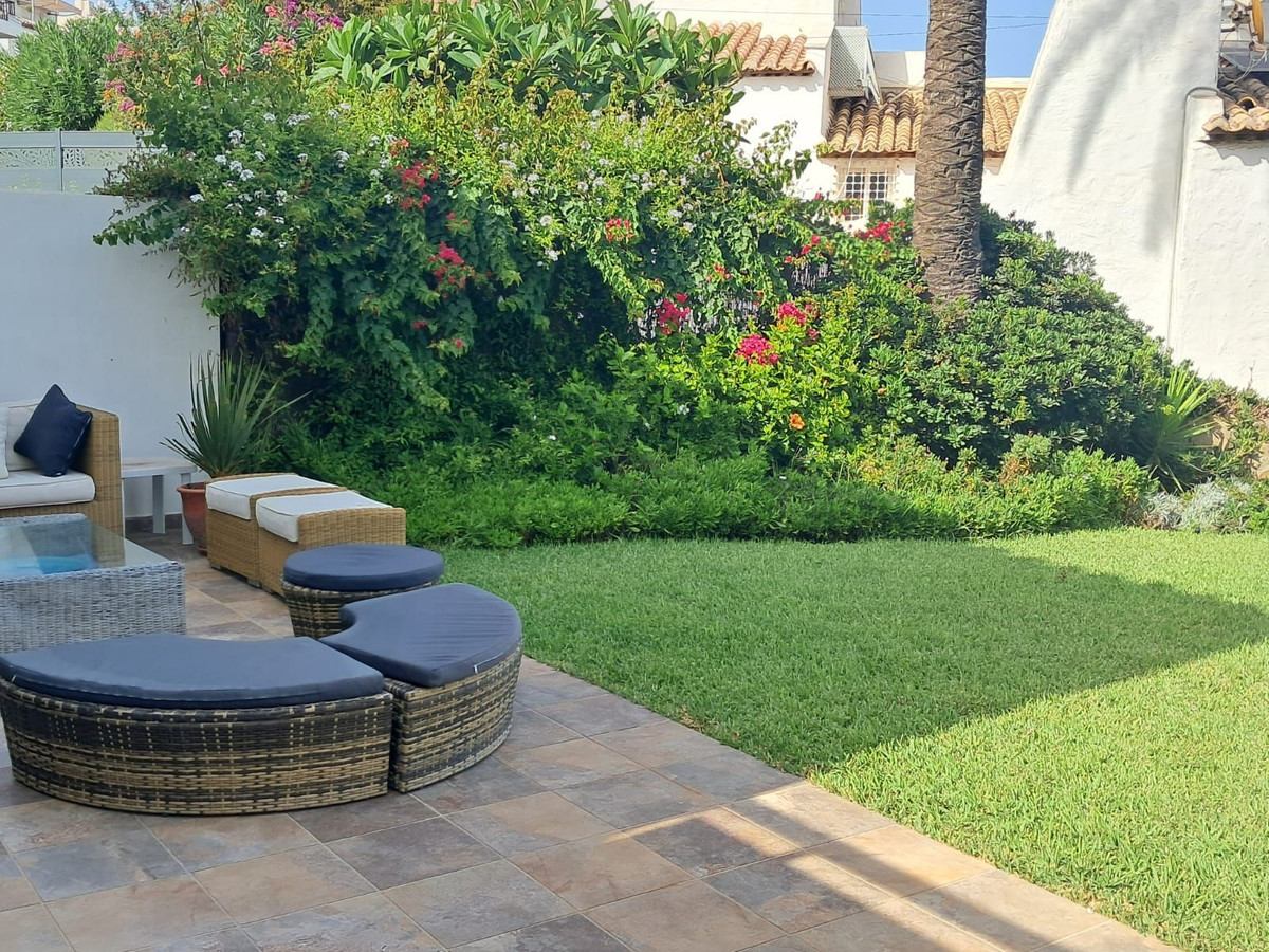 c0a6e934e9b535ec326f60c3fbe6601c - 15