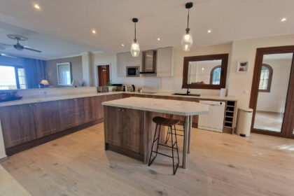 c19ff09a4575073e669f9a0069f7f4eb - 11