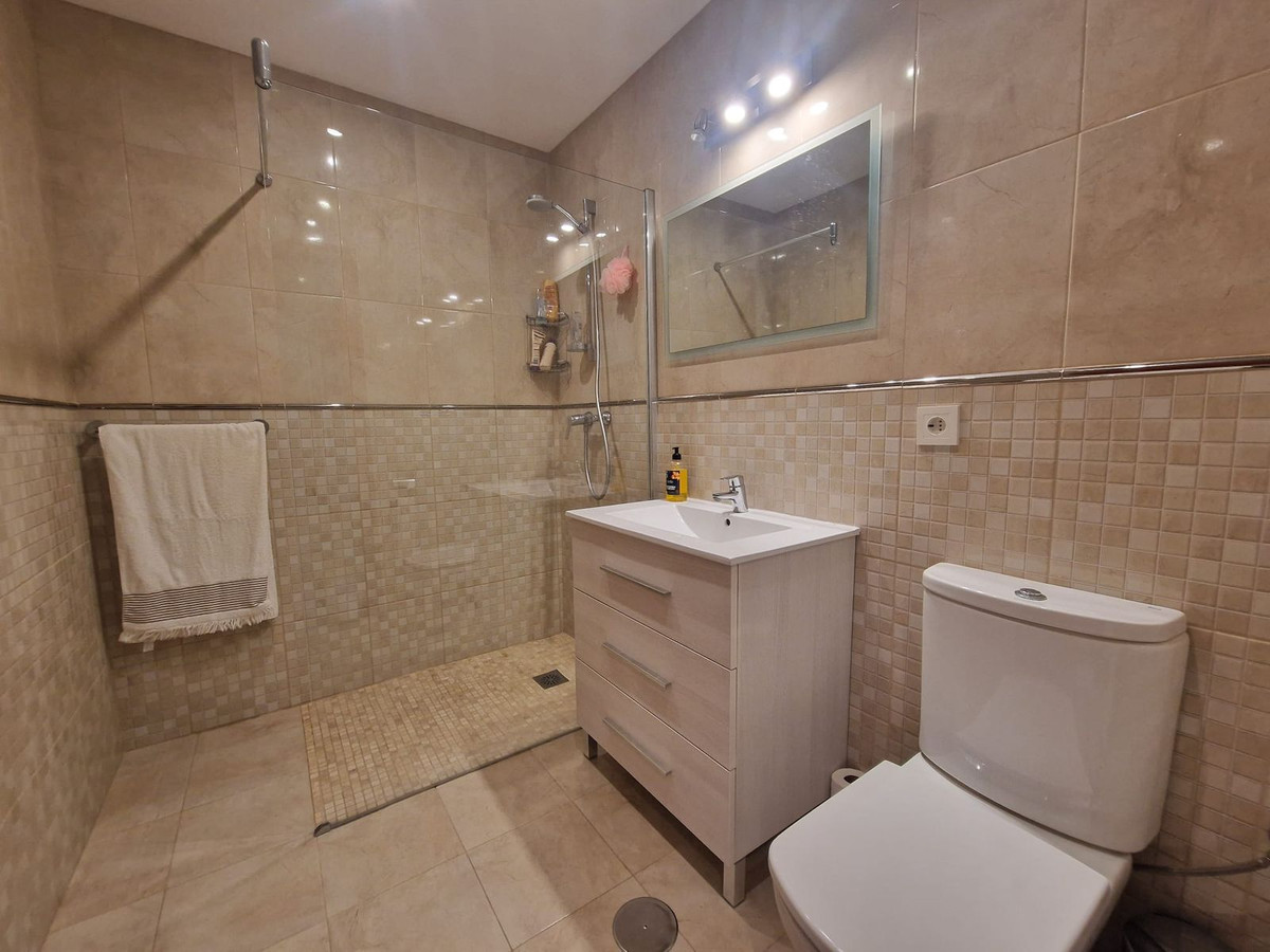 c19ff09a4575073e669f9a0069f7f4eb - 15