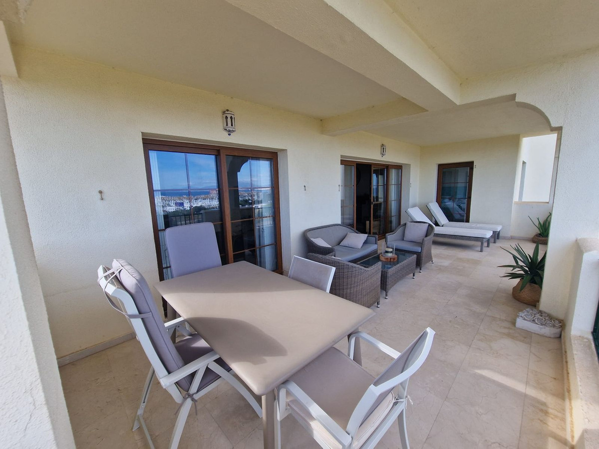 c19ff09a4575073e669f9a0069f7f4eb - 18