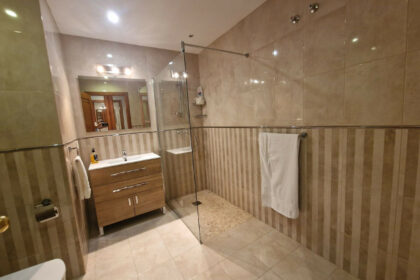 c19ff09a4575073e669f9a0069f7f4eb - 6