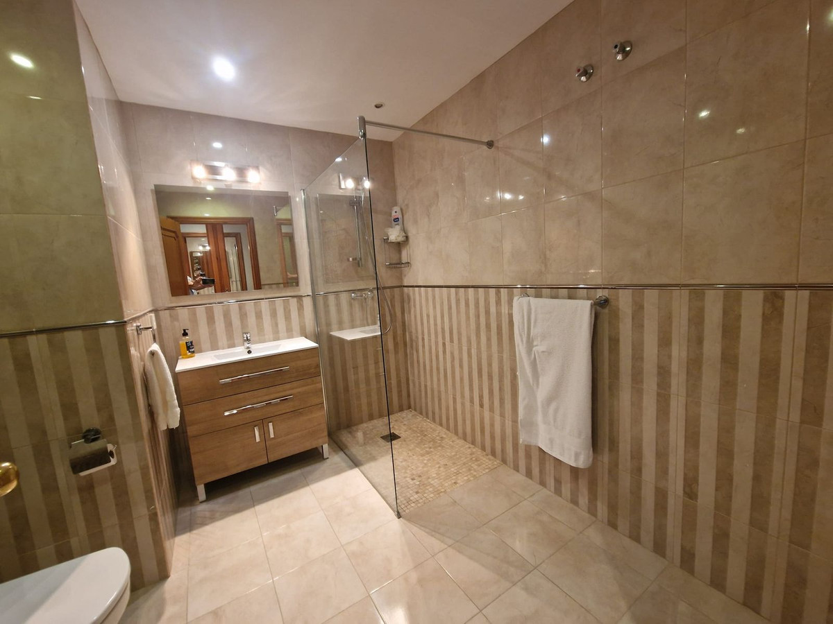 c19ff09a4575073e669f9a0069f7f4eb - 6