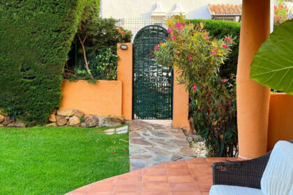 c1b67f33520cde09b0e318de28b7979c - 15