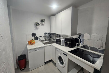 c1b67f33520cde09b0e318de28b7979c - 18