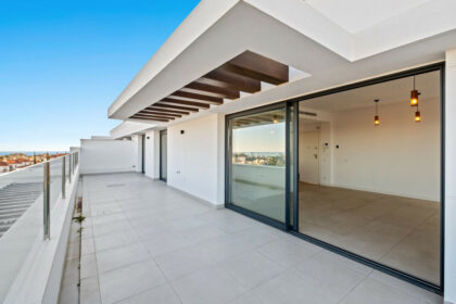 c1cf8fea8b0558a47641b79f3c7bcdcf - 12