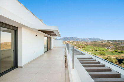 c1cf8fea8b0558a47641b79f3c7bcdcf - 14