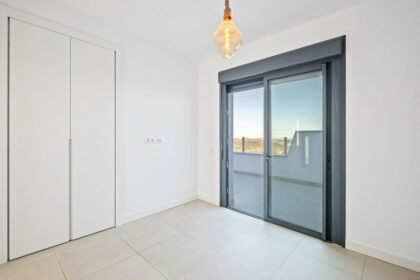 c1cf8fea8b0558a47641b79f3c7bcdcf - 16