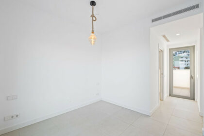 c1cf8fea8b0558a47641b79f3c7bcdcf - 19