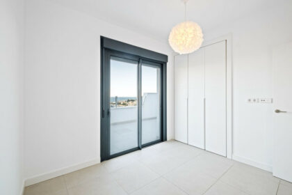 c1cf8fea8b0558a47641b79f3c7bcdcf - 22