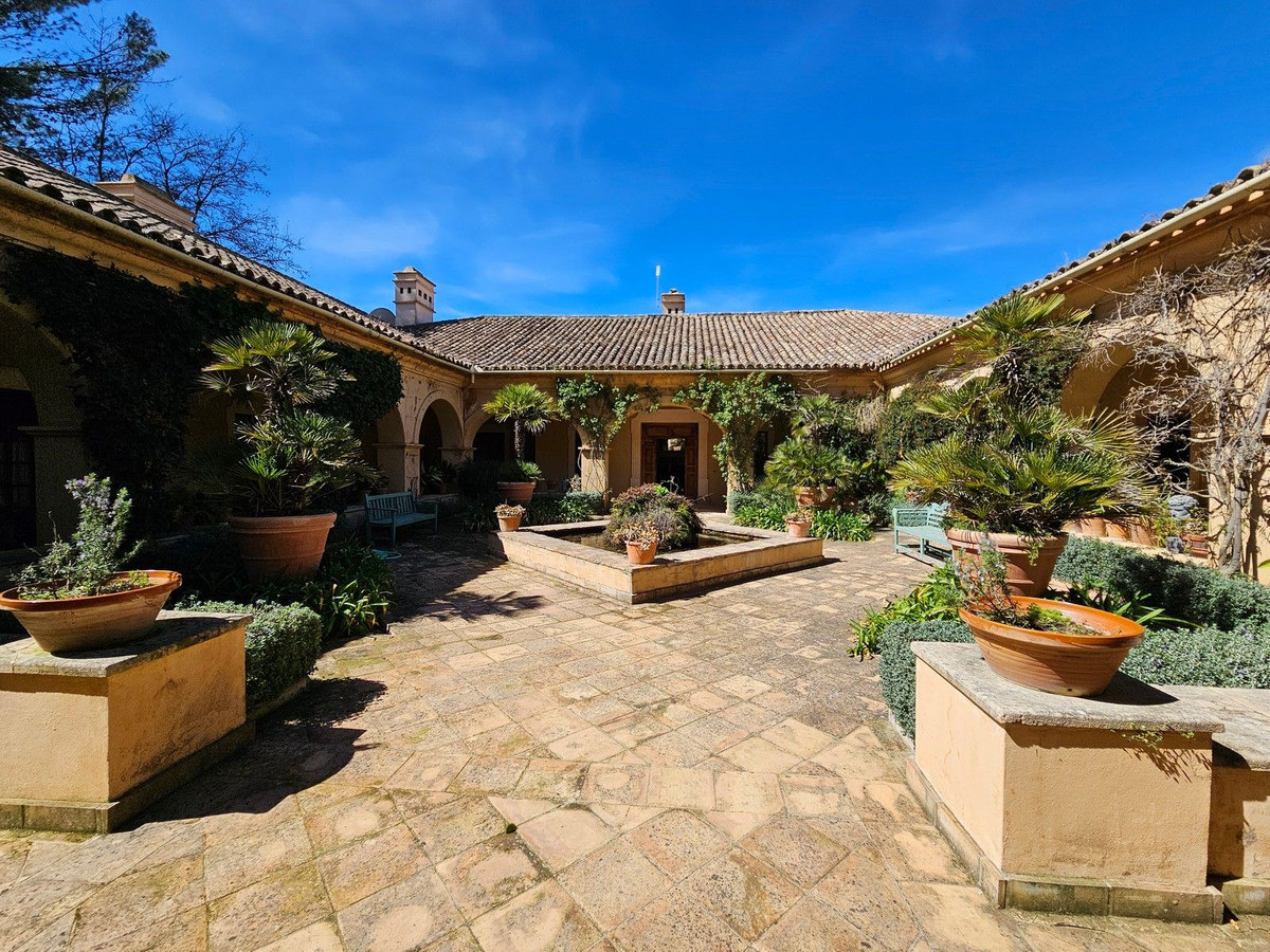 c1f1d7855acd9899863127e6d15b5a17 - 1