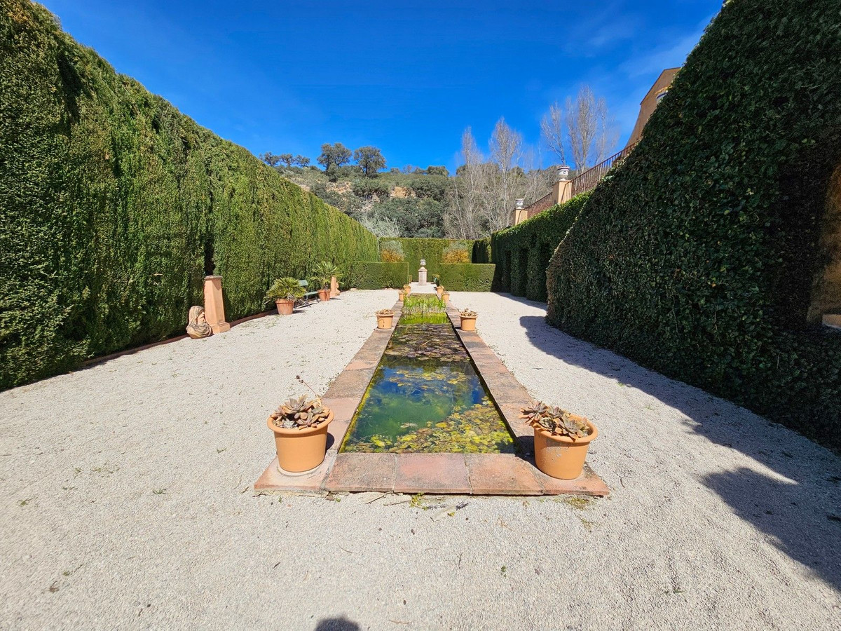 c1f1d7855acd9899863127e6d15b5a17 - 27