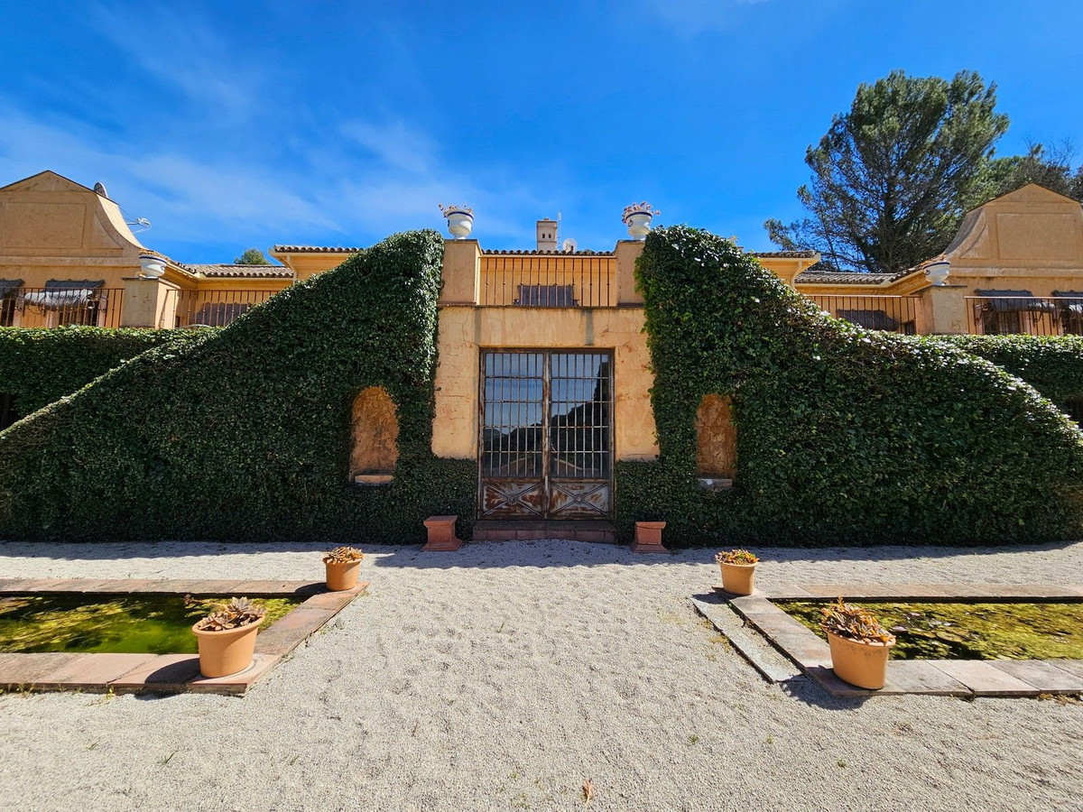 c1f1d7855acd9899863127e6d15b5a17 - 32