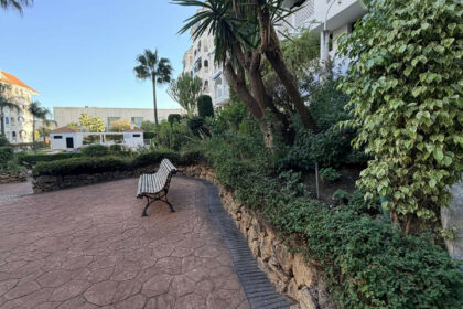 c301ee7598957944f6a52811ce1a25c4 - 25