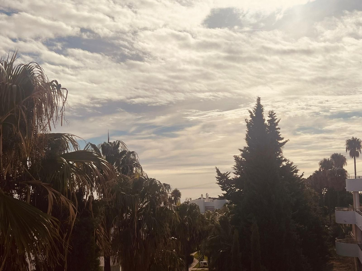 c40a32bafe661dae846a03282d708c99 - 21