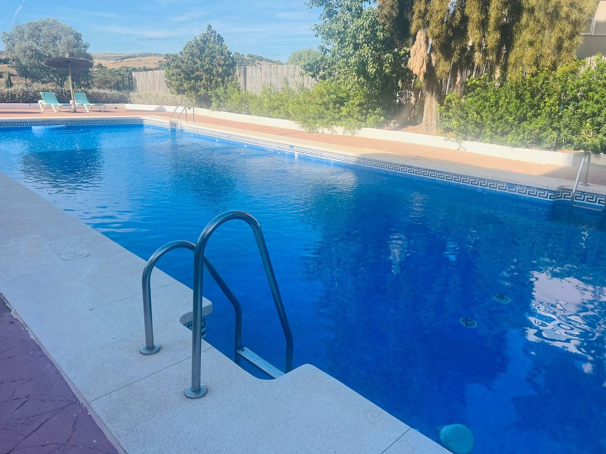 c40a32bafe661dae846a03282d708c99 - 24