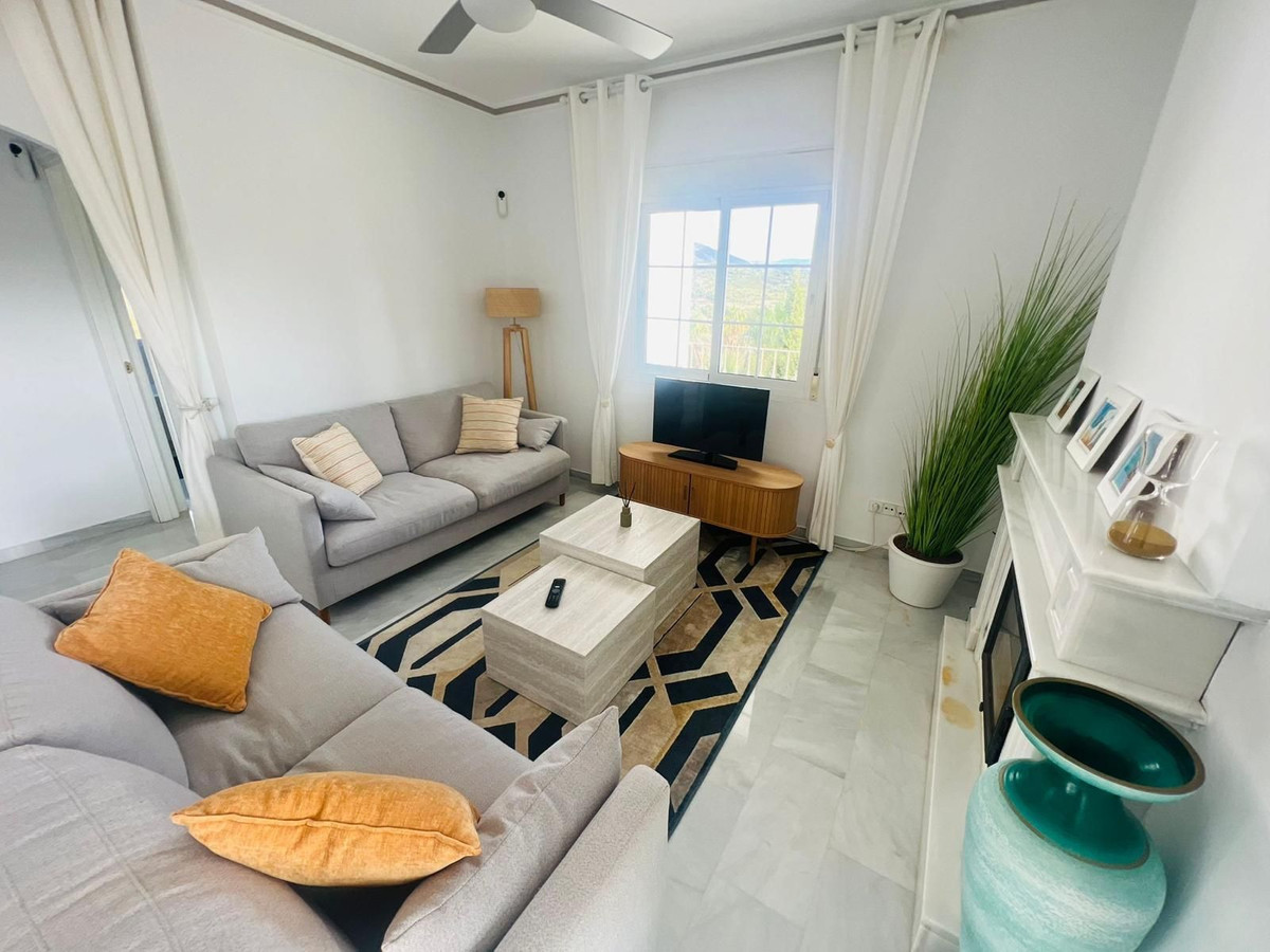 c40a32bafe661dae846a03282d708c99 - 4