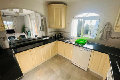 c40a32bafe661dae846a03282d708c99 - 7