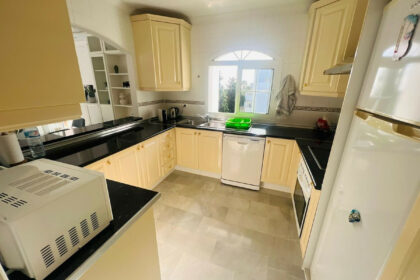 c40a32bafe661dae846a03282d708c99 - 8