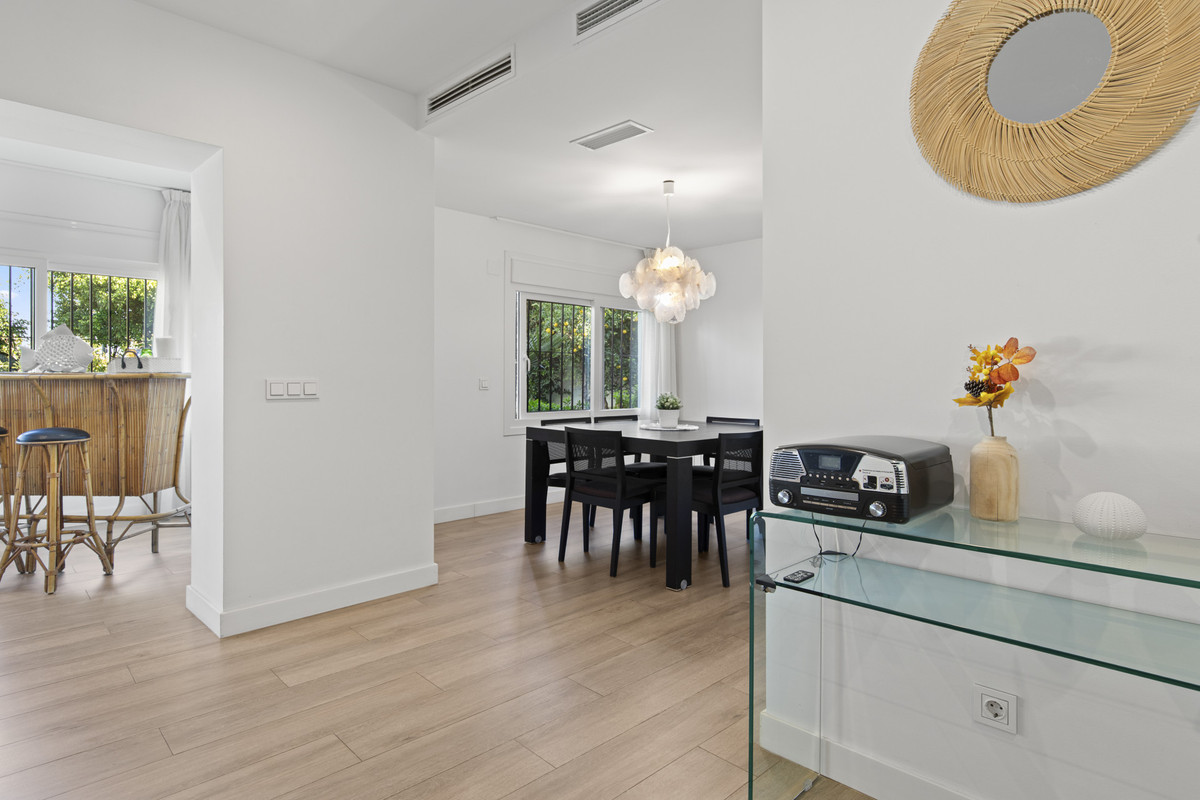 c43c5a82fb64ec2706bcb645dd85a5f9 - 12