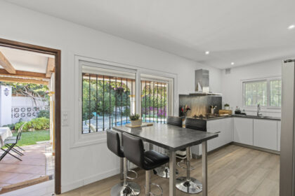 c43c5a82fb64ec2706bcb645dd85a5f9 - 13