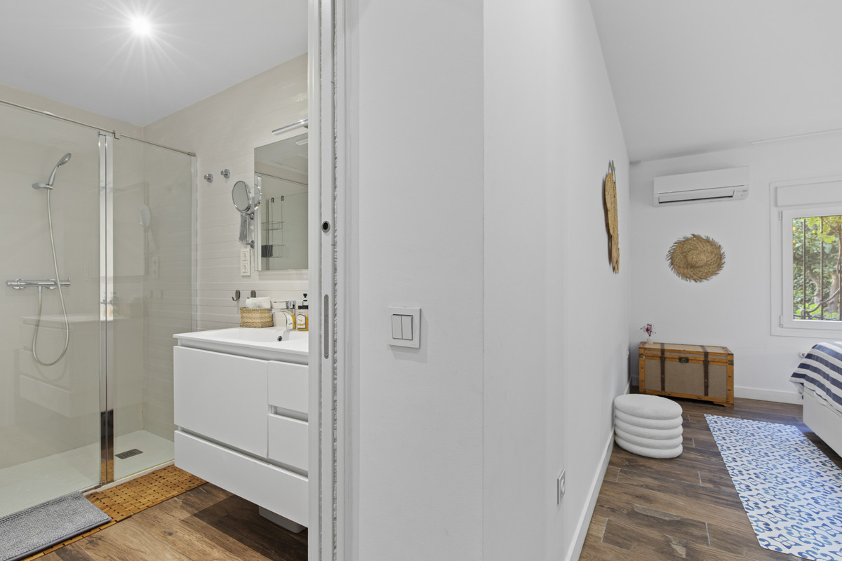 c43c5a82fb64ec2706bcb645dd85a5f9 - 17