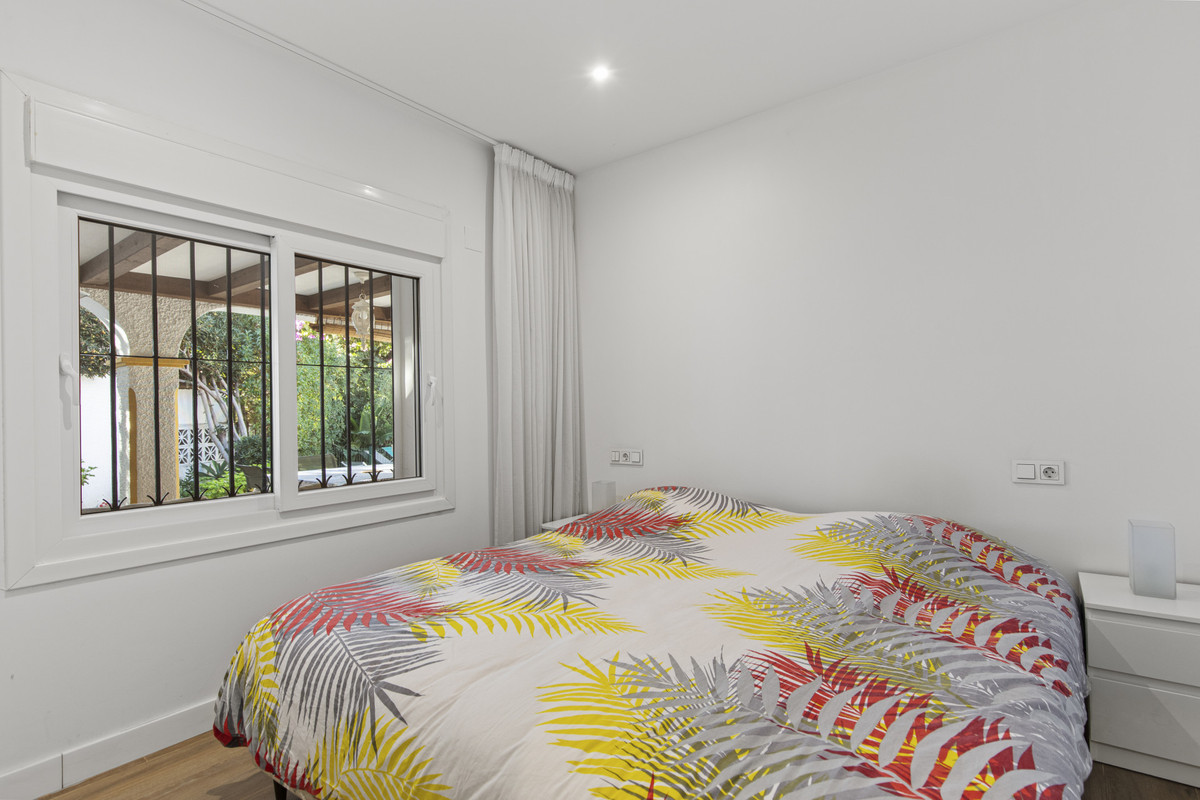 c43c5a82fb64ec2706bcb645dd85a5f9 - 19