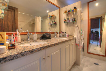 c4f9acb855d3f2e2b1c79d52c670d98c - 17