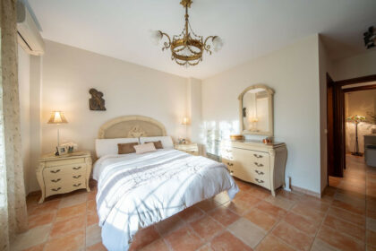 c56e09f37e116faab7f97fcac74367a4 - 24