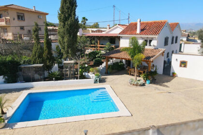 c5bf6e539f22556fc039b801b4ad2bd5 - 12