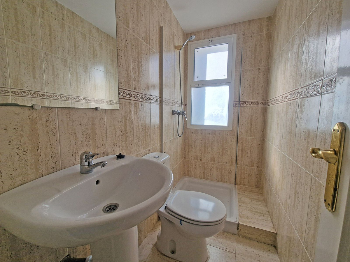 c5f3e013f0be0e0c6e90941a8a695eb4 - 25