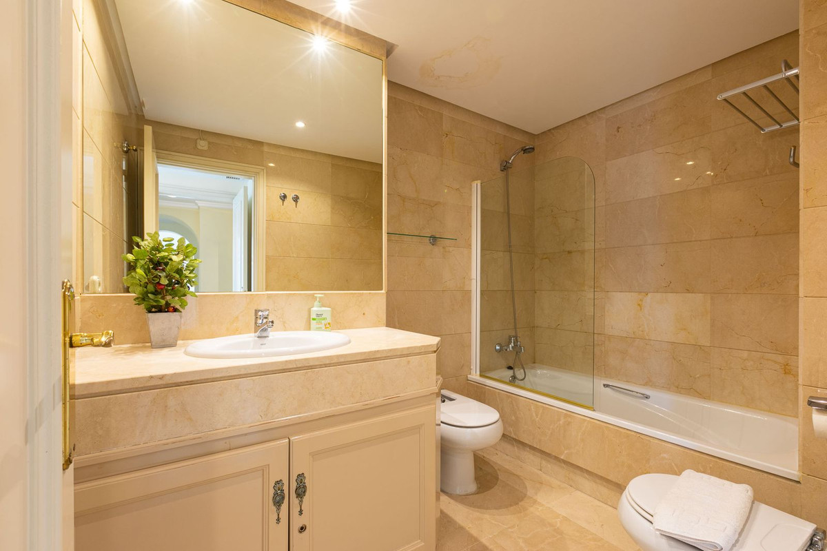 c61ec2f9a8b62cfe64b17a56d0ff6a6d - 19