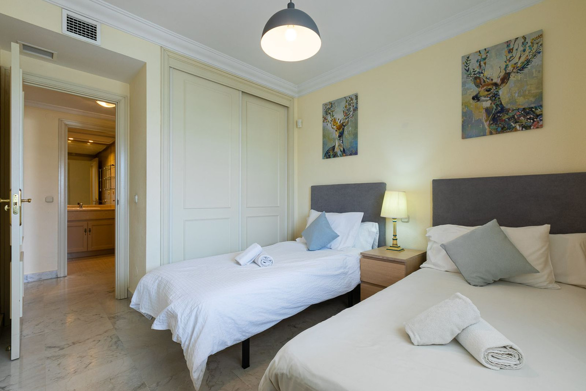 c61ec2f9a8b62cfe64b17a56d0ff6a6d - 21