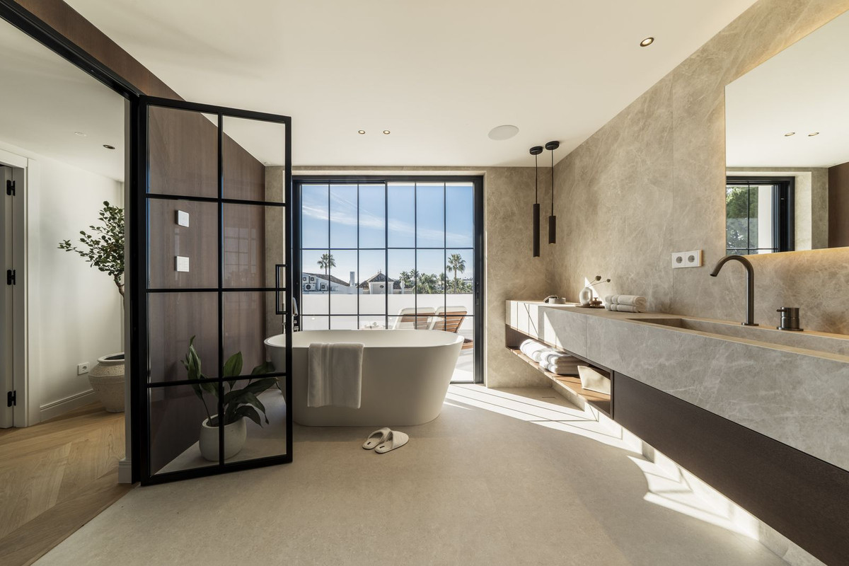 c65c02a16d411fe8247bcdf42eee08b0 - 16