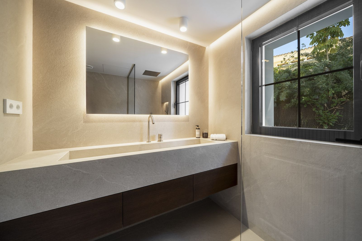 c65c02a16d411fe8247bcdf42eee08b0 - 21