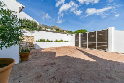 c6adc70be09f526830534d3a614d7e6b - 109