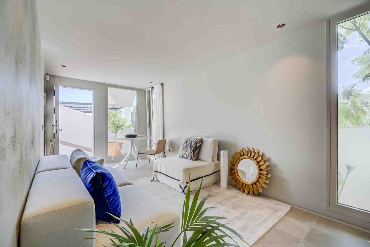 c6adc70be09f526830534d3a614d7e6b - 12