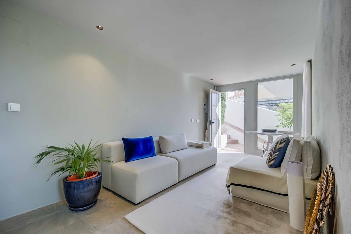 c6adc70be09f526830534d3a614d7e6b - 126